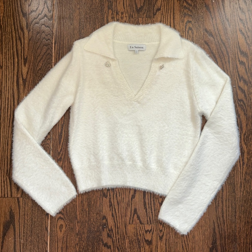 En Saison Cream V-Neck Sweater